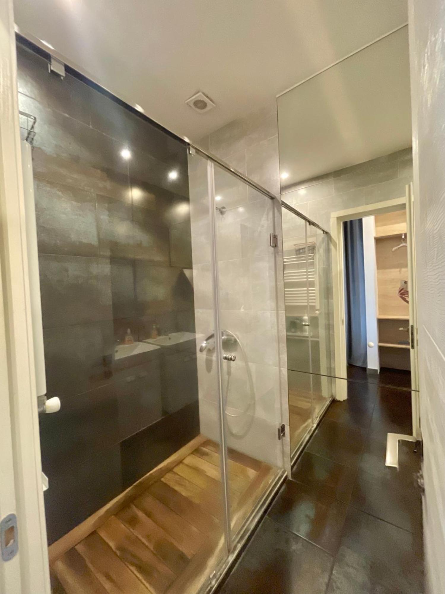Metro Apartment Yerevan Luaran gambar