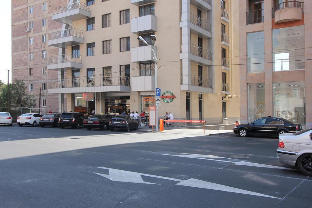 Metro Apartment Yerevan Luaran gambar