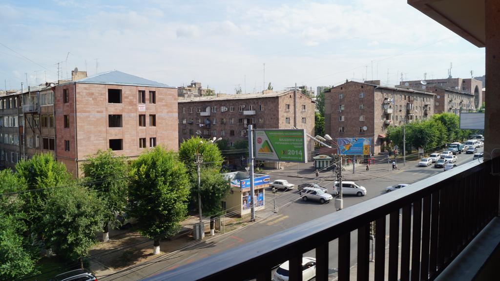 Metro Apartment Yerevan Luaran gambar